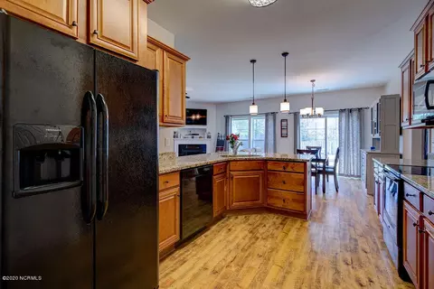101 Hemlock Ct, Hampstead, NC 28443 photo 5