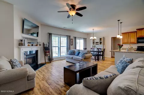 101 Hemlock Ct, Hampstead, NC 28443 photo 9