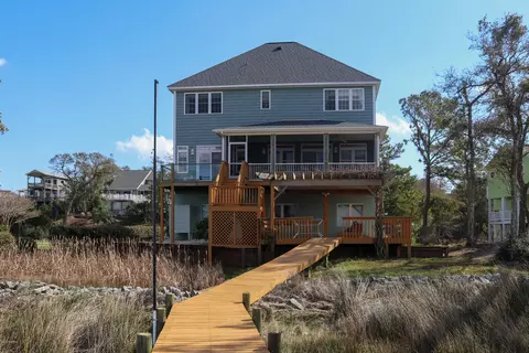 422 Cape Emerald Loop, Emerald Isle, NC 28594 photo 2