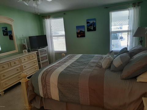 813 Mast Ct, Hampstead, NC 28443 photo 4
