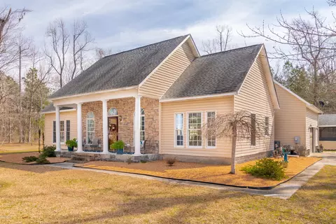 129 Bay Point Rd, Chocowinity, NC 27817 photo 1