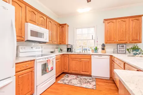 129 Bay Point Rd, Chocowinity, NC 27817 photo 8