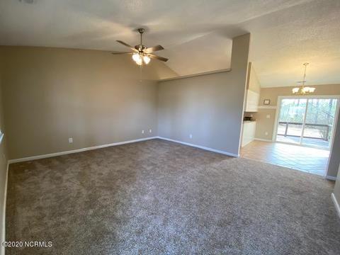 104 Curry Ct, Hubert, NC 28539 photo 4
