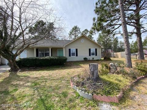 104 Curry Ct, Hubert, NC 28539 photo 3