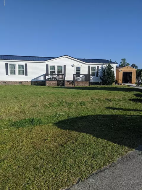 302 Chickory Ct, Stella, NC 28582 photo 1