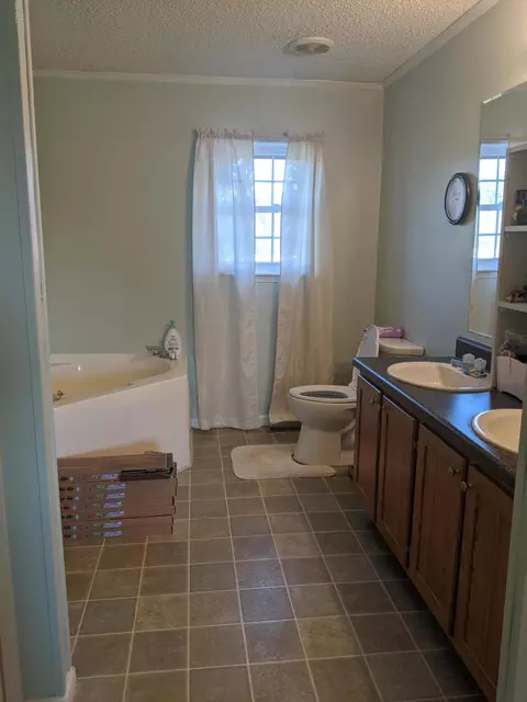 302 Chickory Ct, Stella, NC 28582 photo 11