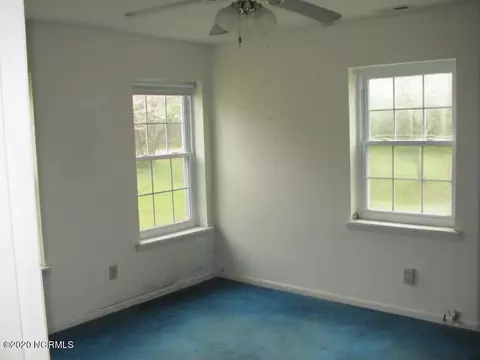 526 Hickory Point Rd, Hampstead, NC 28443 photo 6