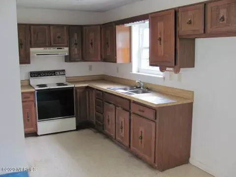 526 Hickory Point Rd, Hampstead, NC 28443 photo 2
