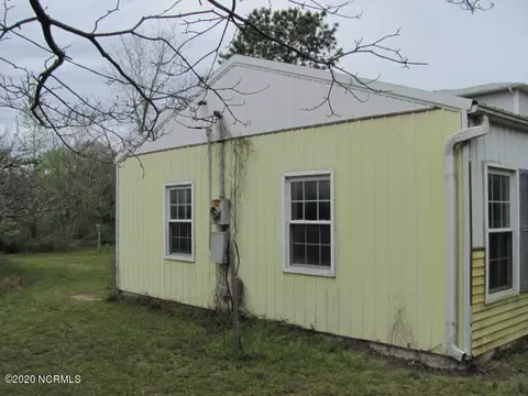 526 Hickory Point Rd, Hampstead, NC 28443 photo 9