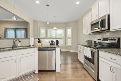 160 Bounty Ct, Hampstead, NC 28443 photo 8