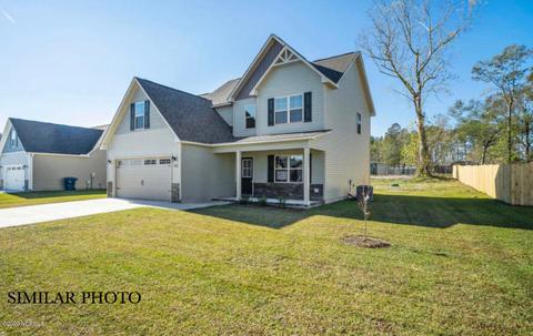 404 Isabel Ct, Hubert, NC 28539 photo 1