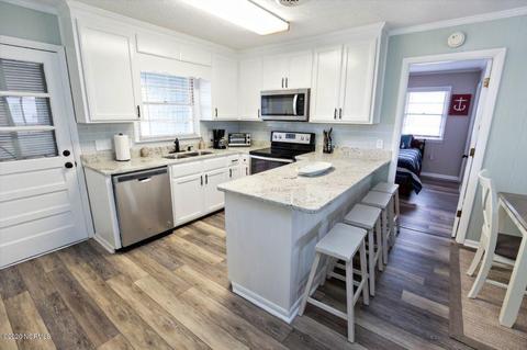 428 35th St, Sunset Beach, NC 28468 photo 4