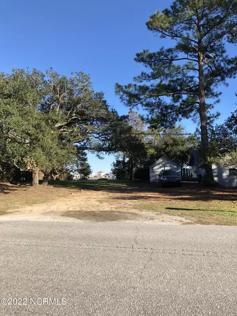1326 Saint Joseph St, Carolina Beach, NC 28428