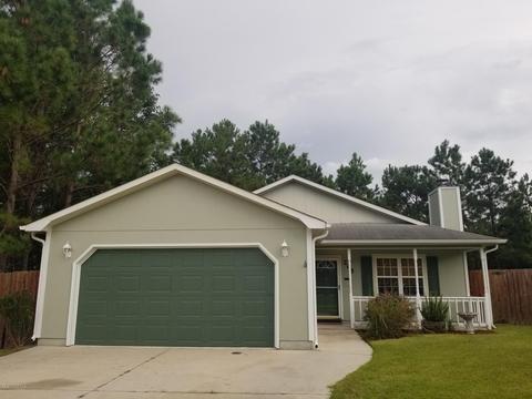 205 Britton Ln, Hubert, NC 28539 photo 1