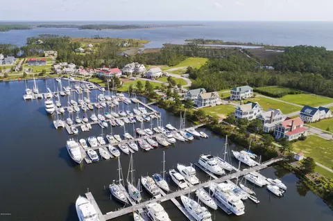 374 E Harborside Rd, Oriental, NC 28571 photo 14
