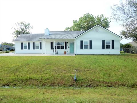 700 Covington Ct, Hubert, NC 28539 photo 1