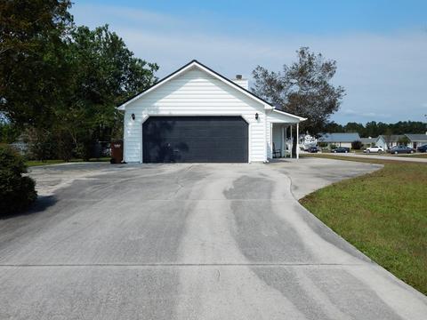 700 Covington Ct, Hubert, NC 28539 photo 4