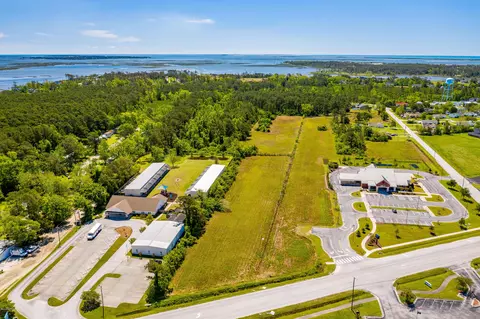 000 Live Oak Pinners Point Rd, Beaufort, NC 28516