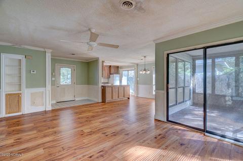 102 Holly Tree Ln, Hampstead, NC 28443 photo 6