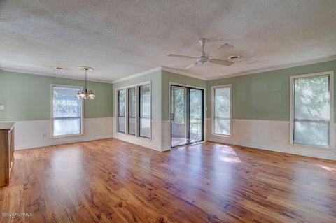 102 Holly Tree Ln, Hampstead, NC 28443 photo 4
