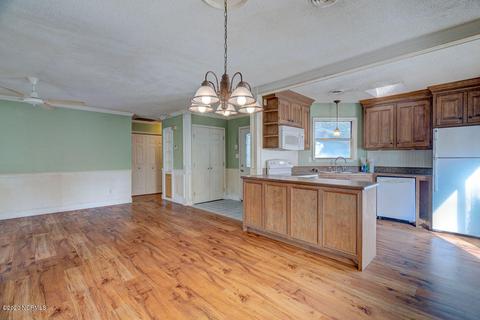 102 Holly Tree Ln, Hampstead, NC 28443 photo 9