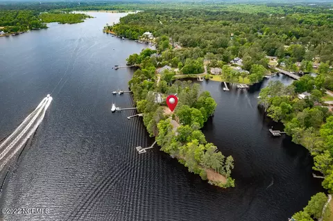 102 Wilson Point Rd, Trent Woods, NC 28562