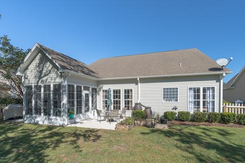 204 Azalea Dr, Hampstead, NC 28443 photo 2