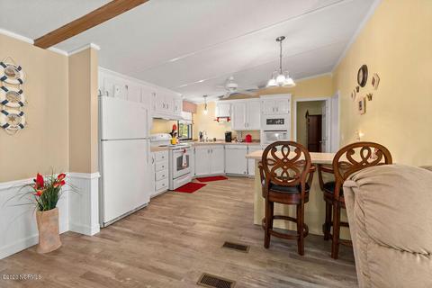 313 King Dr, Hampstead, NC 28443 photo 6