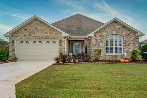 620 Castle Bay Dr, Hampstead, NC 28443 photo 1