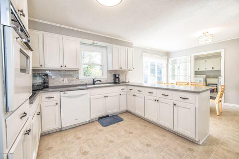705 Pine St, Hampstead, NC 28443 photo 10