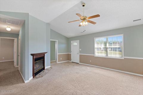 412 Dion Dr, Hubert, NC 28539 photo 5