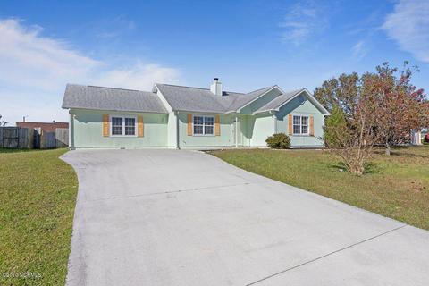 412 Dion Dr, Hubert, NC 28539 photo 1