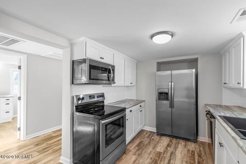 706 Hubert Blvd, Hubert, NC 28539 photo 14