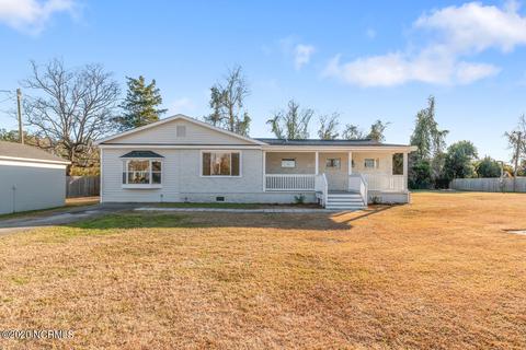 706 Hubert Blvd, Hubert, NC 28539 photo 1