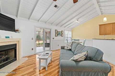 213 Hickory Ln, Hampstead, NC 28443 photo 6