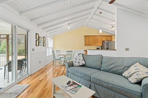 213 Hickory Ln, Hampstead, NC 28443 photo 7