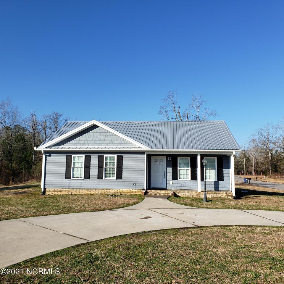  10 Caribou Ct, Lake Waccamaw, NC 28450 photo 1