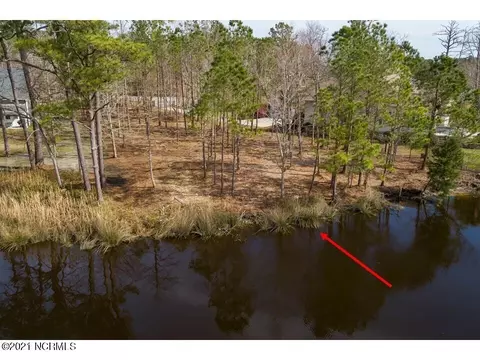 32 Spinnaker Point Rd S, Oriental, NC 28571