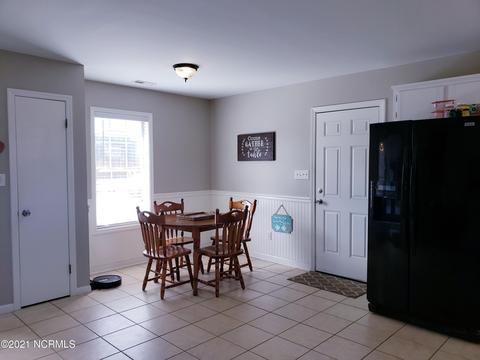 105 Nutfield Dr, Hubert, NC 28539 photo 2