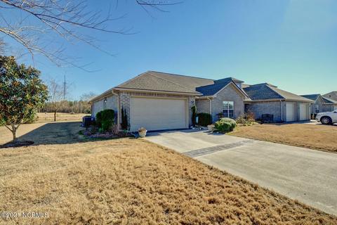 502 Castle Bay Dr, Hampstead, NC 28443 photo 2