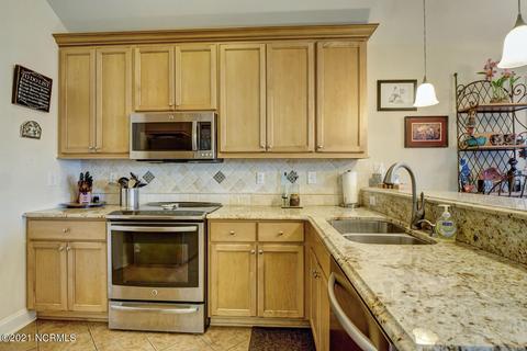 502 Castle Bay Dr, Hampstead, NC 28443 photo 23