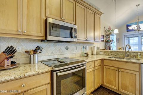 502 Castle Bay Dr, Hampstead, NC 28443 photo 22