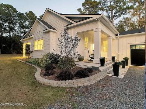 1260 Village Point Rd SW, Shallotte, NC 28470