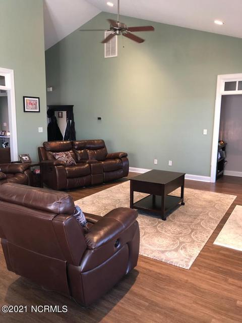 179 Highlands Dr, Hampstead, NC 28443 photo 3