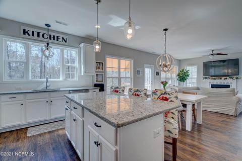 807 Rosedale Dr, Hampstead, NC 28443 photo 8