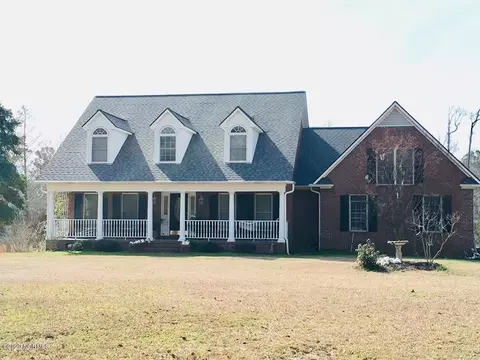 613 Hughes Rd, Hampstead, NC 28443