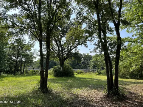 25 Crane Pointe Pointe, Hampstead, NC 28443 photo 2