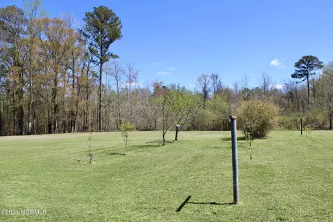 517 Dixon Rd, Chocowinity, NC 27817 photo 4