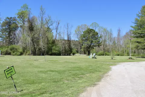 517 Dixon Rd, Chocowinity, NC 27817 photo 3