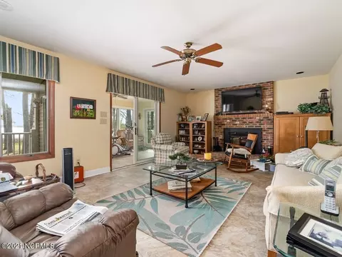 1314 Fork Point Rd, Oriental, NC 28571 photo 6